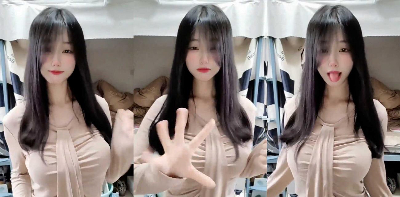 抖音网红【小宅源】高价定制视频流出，童颜巨乳清纯甜妹三指自慰抠穴非常反差