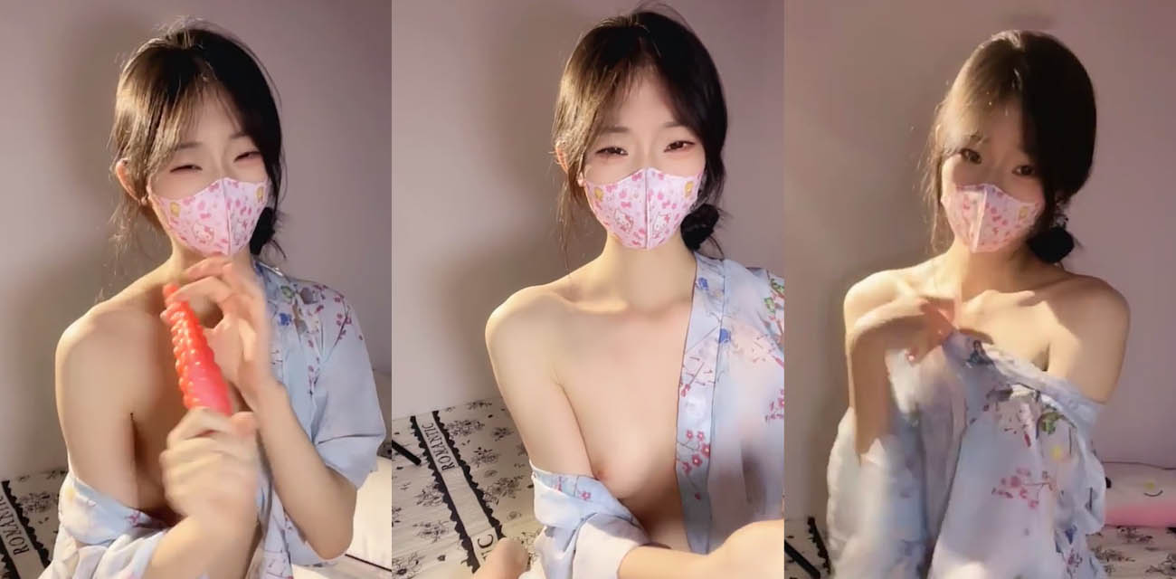 刚下海主播【呆呆小羊儿】自慰直播流出，全身干净粉嫩道具抽插无毛嫩穴